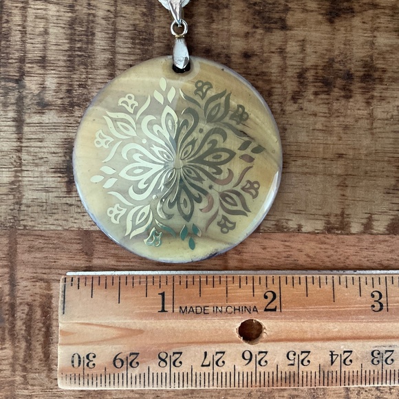 Shell necklace - Picture 3 of 4